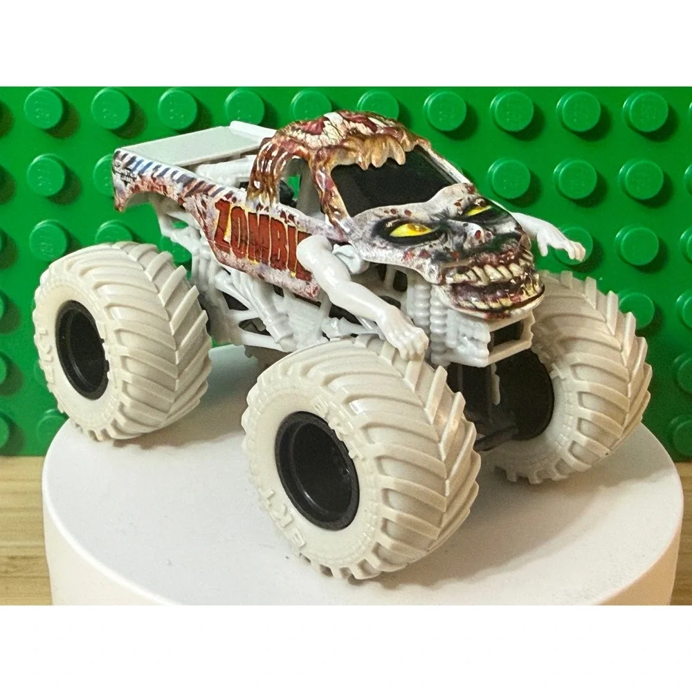 Monster Jam Zombie Monster Truck 1:64 Die-Cast White BKT Tires 2023 Spin Master